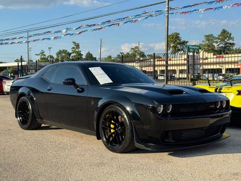 Used 2019 Dodge Challenger SRT Hellcat Redeye image 7