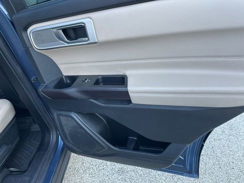 Used 2020 Ford Explorer Limited w/ Class III Trailer Tow Package image 48