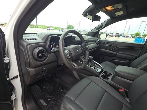 Used 2024 Chevrolet Colorado Trail Boss w/ Advanced Trailering Package AWD/4WD image 12
