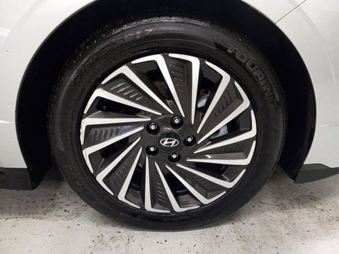 Used 2025 Hyundai Sonata SEL FWD image 4