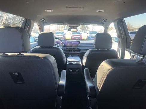 Used 2025 Buick Enclave Sport Touring image 30