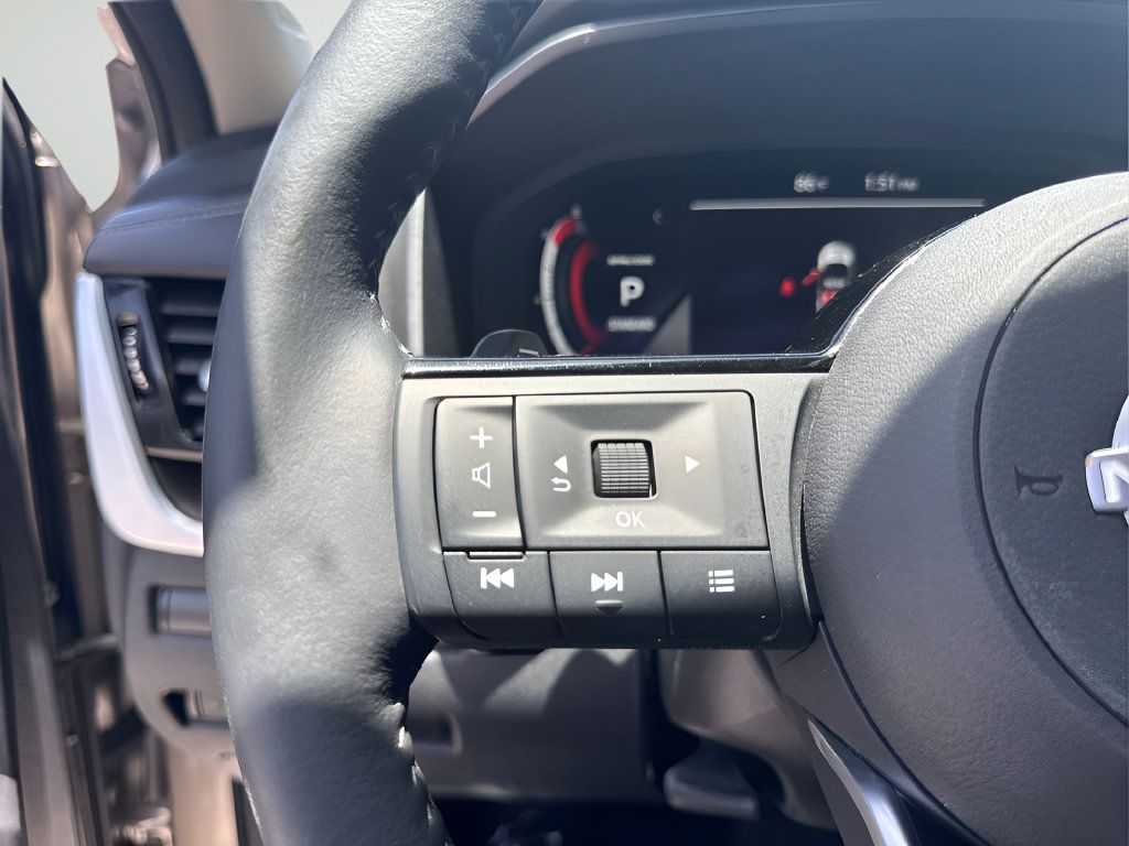 Used 2024 Nissan Rogue Platinum FWD image 20
