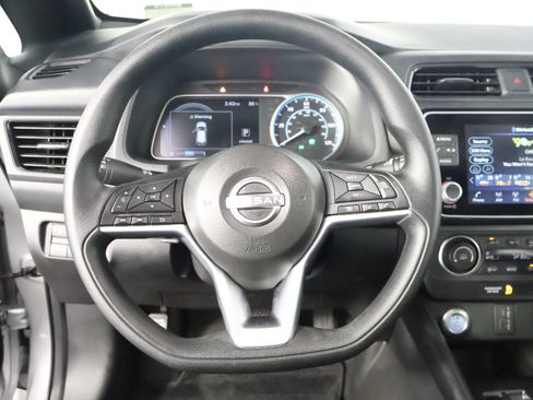 Used 2025 Nissan Leaf S FWD image 29
