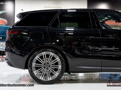 Used 2024 Land Rover Range Rover Sport SE image 40
