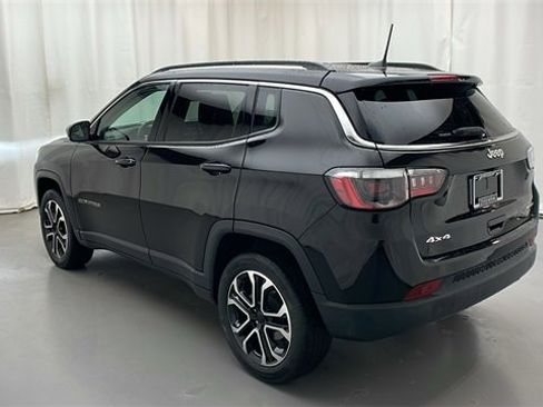 Used 2022 Jeep Compass Limited image 4