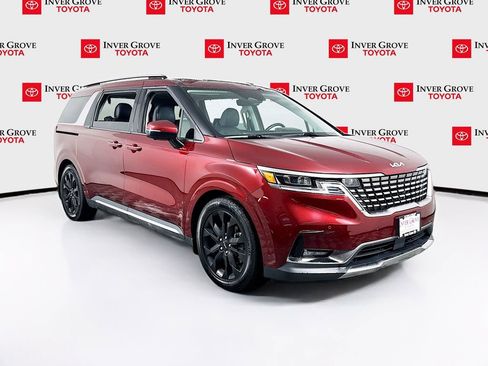 Used 2023 Kia Carnival SX Prestige image 3