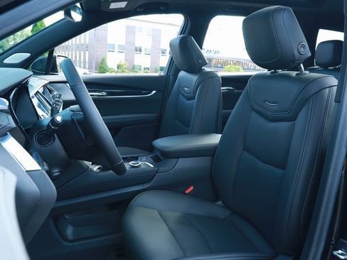 Used 2024 Cadillac XT6 Premium Luxury w/ Platinum Package image 11