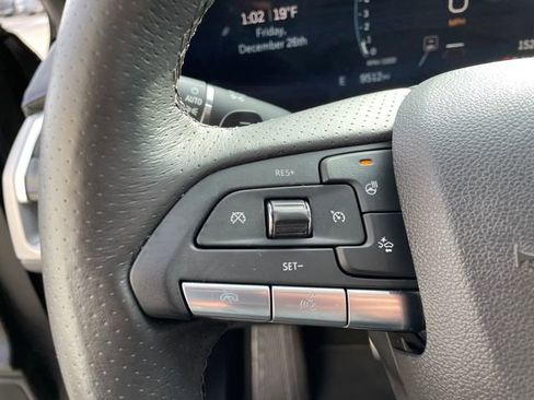 Used 2024 Cadillac XT4 Sport image 32