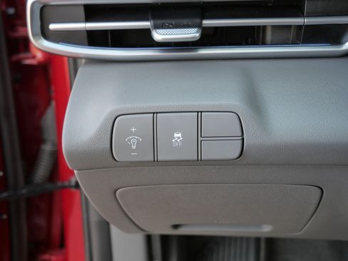 Used 2025 Hyundai Elantra SEL FWD image 26