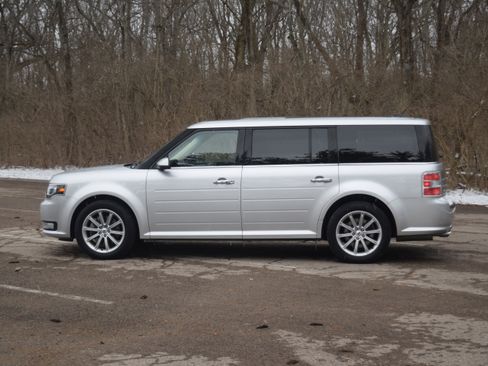 Used 2019 Ford Flex Limited image 25