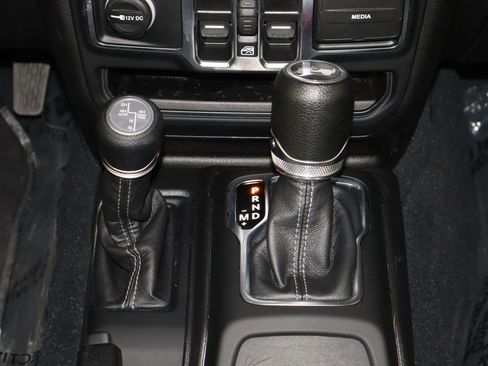 Used 2024 Jeep Wrangler Unlimited AWD/4WD image 27