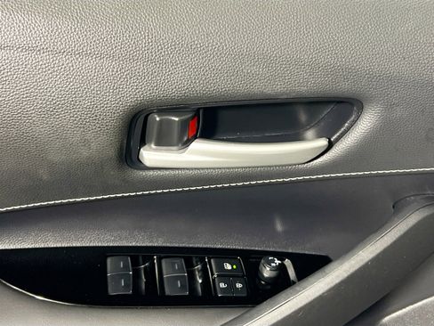 Used 2022 Toyota Corolla SE image 16