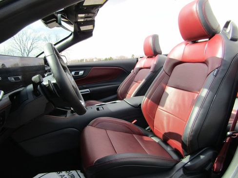 Used 2025 Ford Mustang GT Premium RWD image 12
