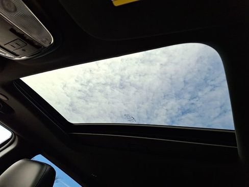 Used 2022 Jeep Grand Cherokee Laredo X image 13