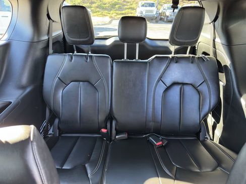 Used 2023 Chrysler Pacifica Touring-L w/ S Appearance Package image 29