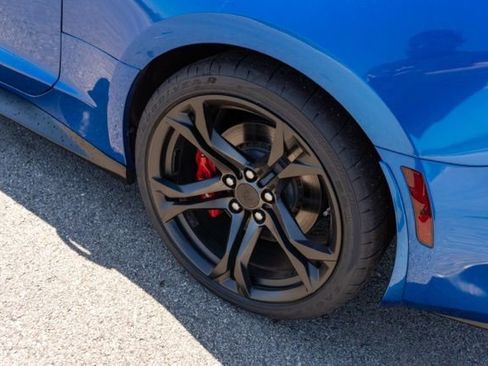 Used 2018 Chevrolet Camaro SS RWD image 11