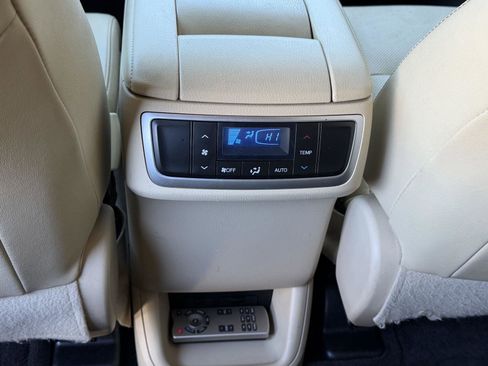 Used 2017 Toyota Highlander Limited FWD image 8