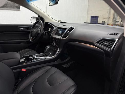 Used 2018 Ford Edge Titanium AWD/4WD image 7
