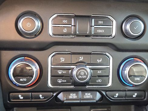 Used 2023 Chevrolet Tahoe LT image 22