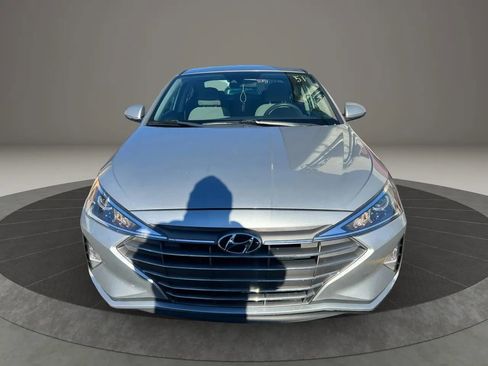 Used 2020 Hyundai Elantra SE image 2