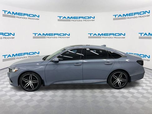 Used 2022 Honda Accord Touring image 2