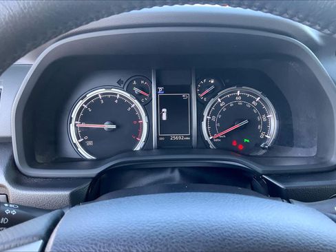 Used 2022 Toyota 4Runner Limited AWD/4WD image 26