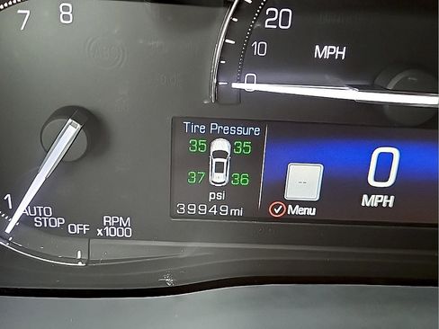 Used 2019 Cadillac XT5 Premium Luxury w/ Driver Assist Package AWD/4WD image 21