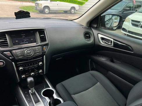 Used 2017 Nissan Pathfinder S FWD image 18