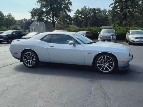 Used 2023 Dodge Challenger R/T RWD image 9