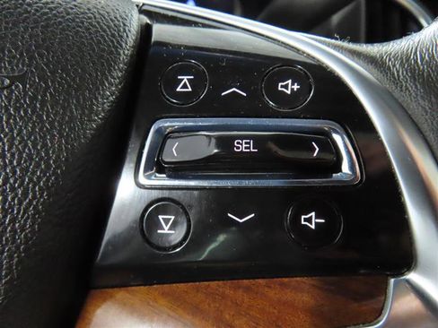 Used 2016 Cadillac Escalade Luxury RWD image 24