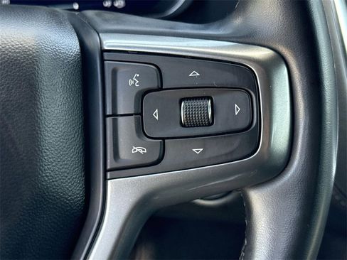 Used 2023 Chevrolet Suburban Z71 image 36