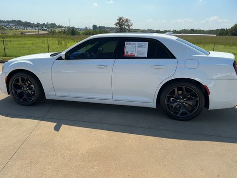 Used 2023 Chrysler 300 S image 4