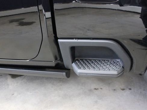Used 2025 GMC Sierra 2500 AT4X AWD/4WD image 46