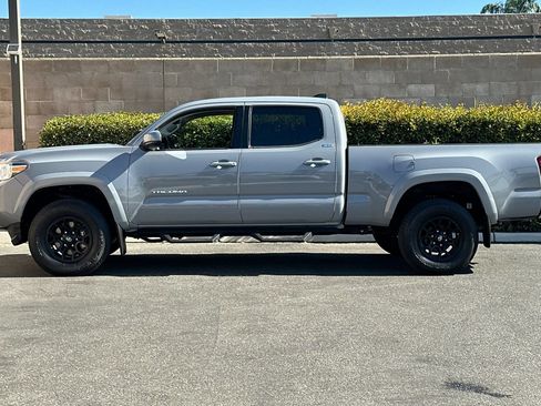 Used 2020 Toyota Tacoma SR5 RWD image 7