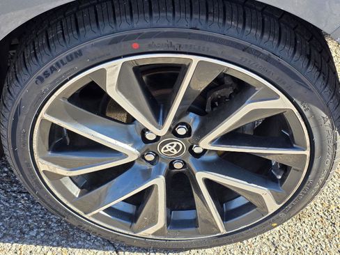 Used 2020 Toyota Corolla SE image 33