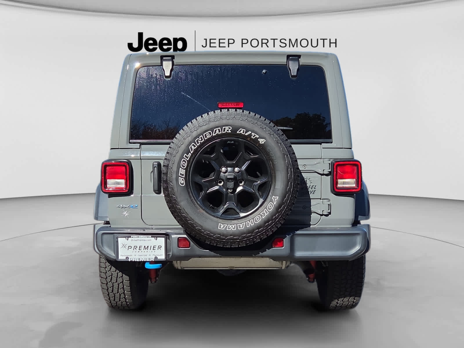 Used 2023 Jeep Wrangler Unlimited w/ Cold Weather Group AWD/4WD image 6