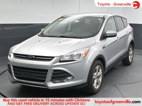 Used 2015 Ford Escape SE image 1