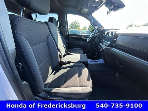 Used 2025 Chevrolet Silverado 2500 LT w/ Safety Package AWD/4WD image 28