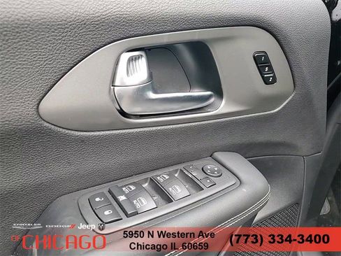New 2025 Chrysler Pacifica Select AWD/4WD image 13