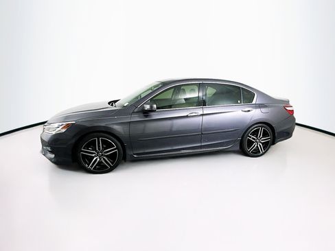 Used 2016 Honda Accord Touring image 4