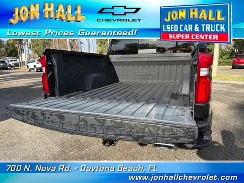 Used 2021 Chevrolet Silverado 1500 High Country w/ Technology Package image 10