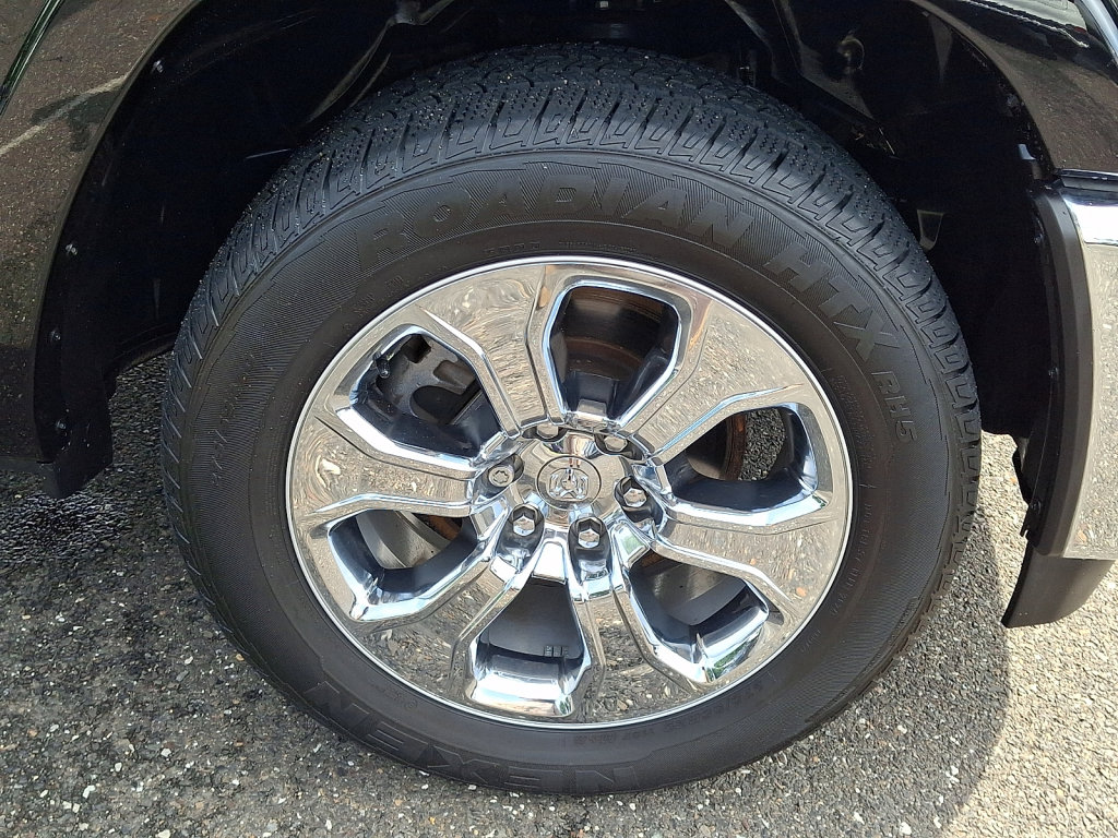 Certified 2025 RAM 1500 Big Horn AWD/4WD image 9