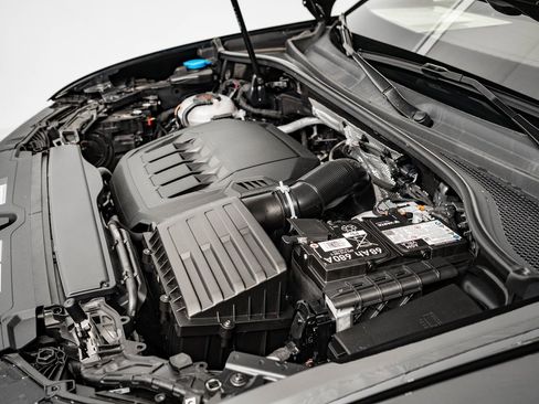 Certified 2024 Audi Q3 2.0T Premium w/ Convenience Package image 44