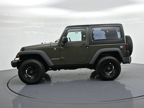 Used 2015 Jeep Wrangler Sport w/ Connectivity Group AWD/4WD image 9