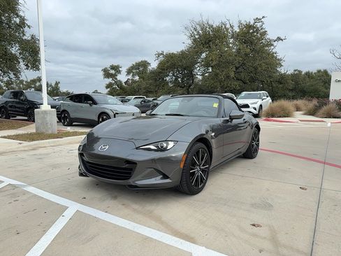 Used 2024 MAZDA MX-5 Miata Grand Touring image 2