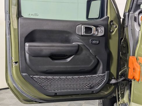 Used 2021 Jeep Gladiator Sport image 21