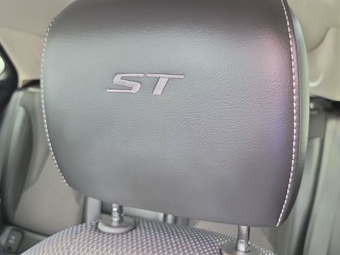 Used 2023 Buick Envision Preferred w/ Sport Touring Package AWD/4WD image 21