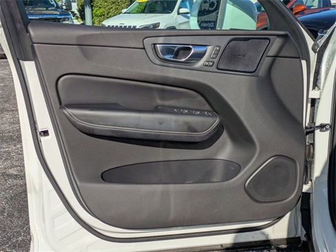 Used 2021 Volvo XC60 T5 Inscription w/ Advanced Package image 9