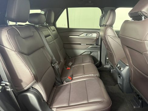 Used 2026 Ford Explorer Platinum AWD/4WD image 13
