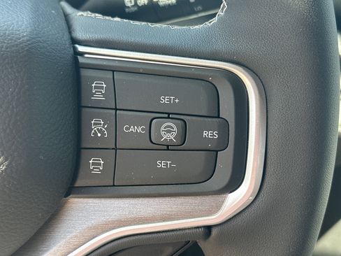 New 2026 Jeep Grand Wagoneer Limited w/ Convenience Group I AWD/4WD image 22